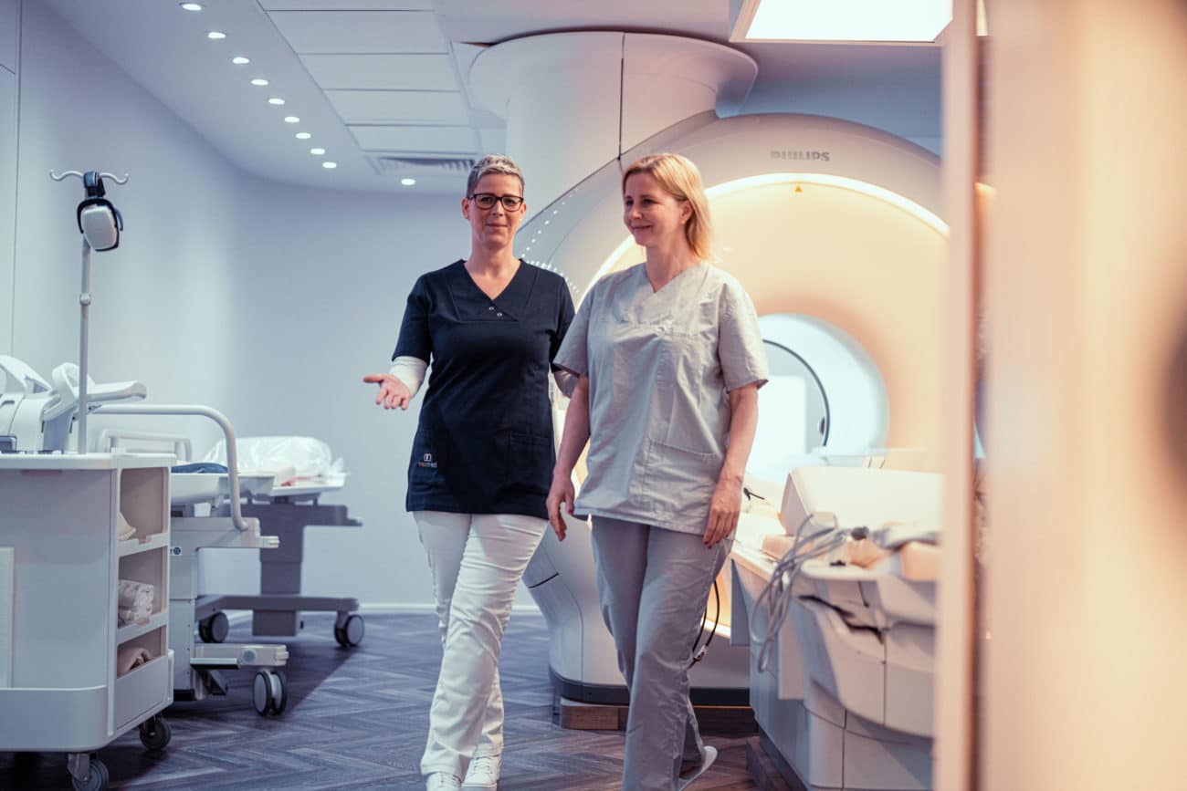 Patientin mit MTRA im MRT in der Radiologie in Dortmund